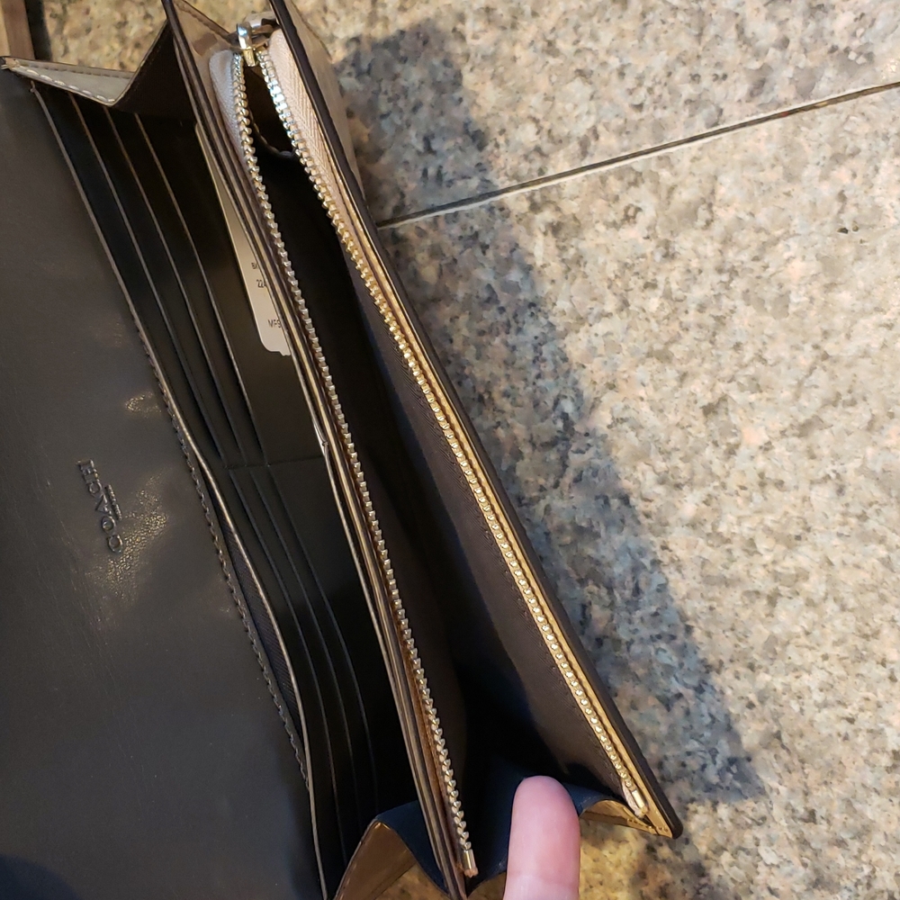 Coach Wallet - Picture 3 of 4